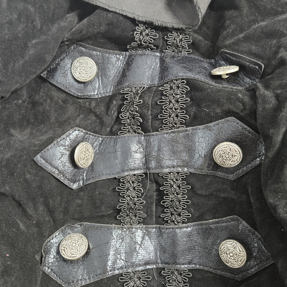 Victorian Vampire Costume No Hat Medium - Picture 3 of 9